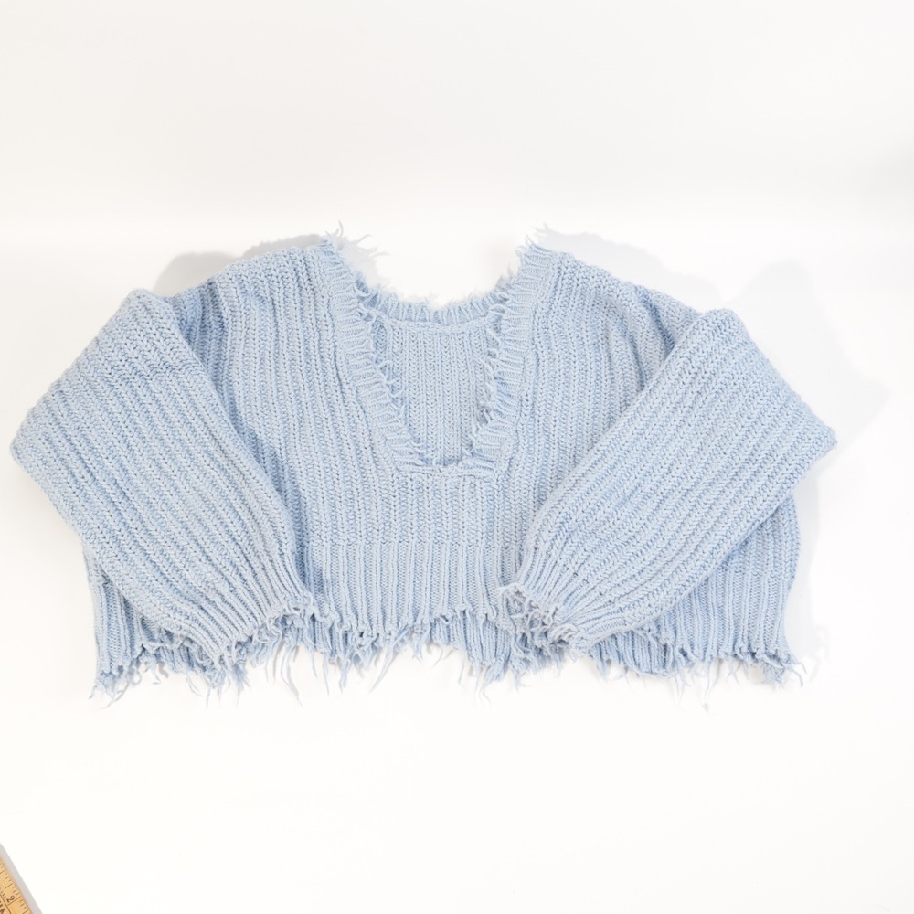 Wildfox Light Blue Distressed V-Neck Chunky Knit Cropped Sweater Small